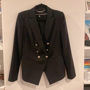 Single button but double looking black blazer
